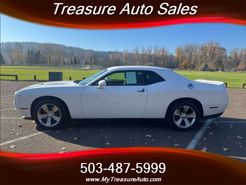 2019 Dodge Challenger SXT , Well Kept , Low Miles !  