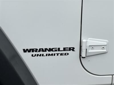 2010 Jeep Wrangler Unlimited Rubicon  SUV , LOW MILES ! - Photo 41 - Gladstone, OR 97027