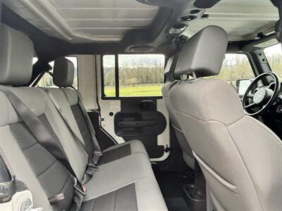 2010 Jeep Wrangler Unlimited Rubicon  SUV , LOW MILES ! - Photo 29 - Gladstone, OR 97027