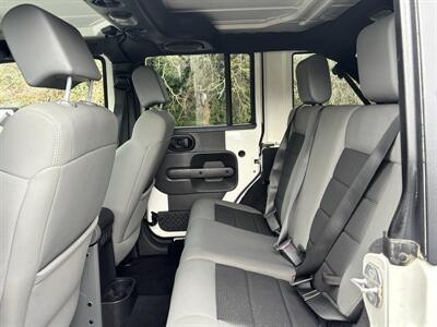 2010 Jeep Wrangler Unlimited Rubicon  SUV , LOW MILES ! - Photo 31 - Gladstone, OR 97027