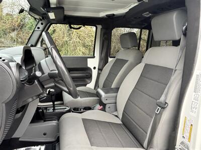 2010 Jeep Wrangler Unlimited Rubicon  SUV , LOW MILES ! - Photo 15 - Gladstone, OR 97027