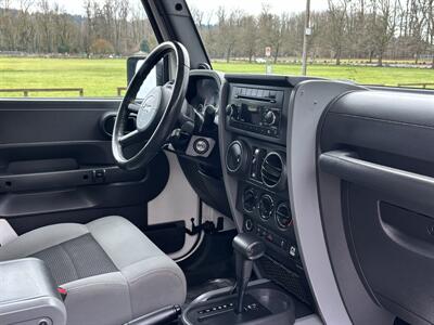 2010 Jeep Wrangler Unlimited Rubicon  SUV , LOW MILES ! - Photo 38 - Gladstone, OR 97027