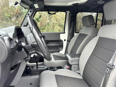 2010 Jeep Wrangler Unlimited Rubicon  SUV , LOW MILES ! - Photo 33 - Gladstone, OR 97027