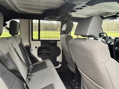 2010 Jeep Wrangler Unlimited Rubicon  SUV , LOW MILES ! - Photo 30 - Gladstone, OR 97027