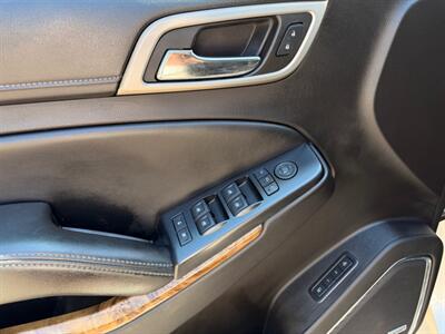 2015 GMC Yukon Denali  3rd row seats ! - Photo 34 - Gladstone, OR 97027