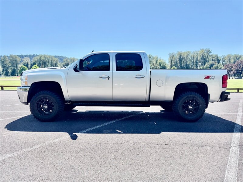 2013 Chevrolet Silverado 3500HD Silverado 3500 HD Diesel Pickup Truck !  4X4 , Clean title !