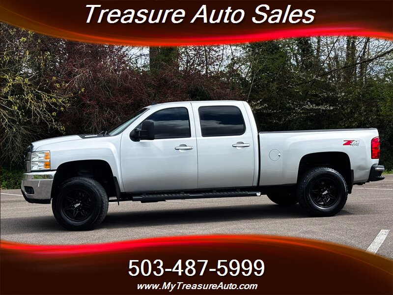 2013 Chevrolet Silverado 3500HD LTZ , Diesel Pickup Truck  4X4 , Clean title !