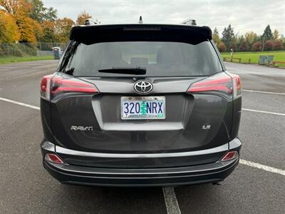 2017 Toyota RAV4 LE   - Photo 4 - Gladstone, OR 97027