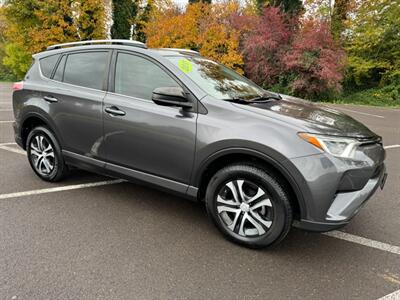 2017 Toyota RAV4 LE   - Photo 7 - Gladstone, OR 97027