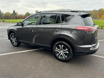 2017 Toyota RAV4 LE   - Photo 3 - Gladstone, OR 97027