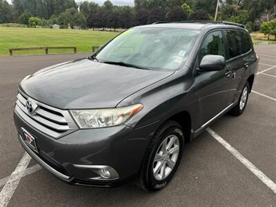 2011 Toyota Highlander SUV , Low Miles , 3rd row seats !   - Photo 23 - Gladstone, OR 97027