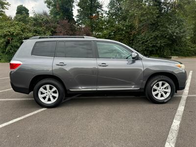 2011 Toyota Highlander SUV , Low Miles , 3rd row seats !   - Photo 6 - Gladstone, OR 97027