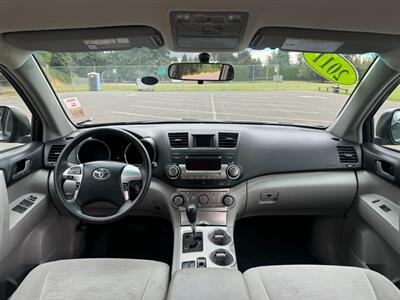 2011 Toyota Highlander SUV , Low Miles , 3rd row seats !   - Photo 15 - Gladstone, OR 97027