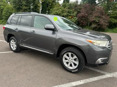 2011 Toyota Highlander SUV , Low Miles , 3rd row seats !   - Photo 7 - Gladstone, OR 97027