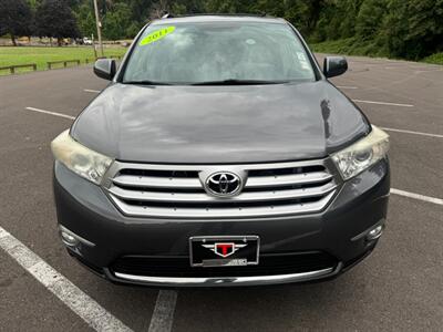 2011 Toyota Highlander SUV , Low Miles , 3rd row seats !   - Photo 29 - Gladstone, OR 97027