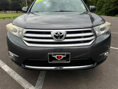 2011 Toyota Highlander SUV , Low Miles , 3rd row seats !   - Photo 28 - Gladstone, OR 97027