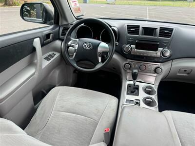 2011 Toyota Highlander SUV , Low Miles , 3rd row seats !   - Photo 17 - Gladstone, OR 97027