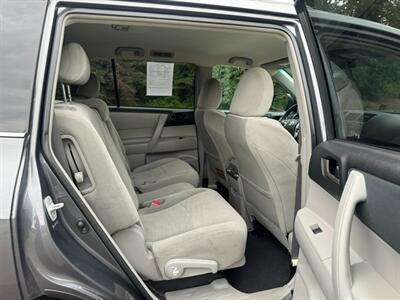 2011 Toyota Highlander SUV , Low Miles , 3rd row seats !   - Photo 13 - Gladstone, OR 97027