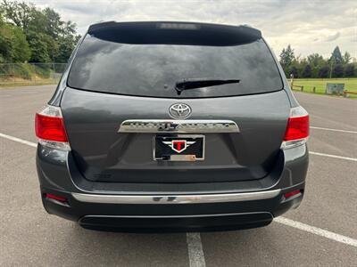 2011 Toyota Highlander SUV , Low Miles , 3rd row seats !   - Photo 4 - Gladstone, OR 97027