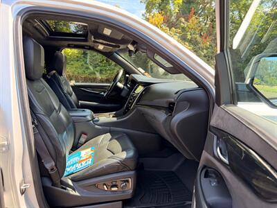 2017 Cadillac Escalade ESV Escalade ESV Platinum   - Photo 13 - Gladstone, OR 97027