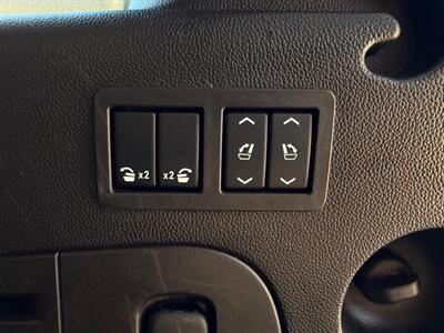 2017 Cadillac Escalade ESV Escalade ESV Platinum   - Photo 41 - Gladstone, OR 97027