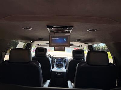 2017 Cadillac Escalade ESV Escalade ESV Platinum   - Photo 42 - Gladstone, OR 97027