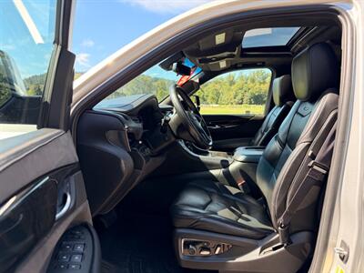 2017 Cadillac Escalade ESV Escalade ESV Platinum   - Photo 10 - Gladstone, OR 97027