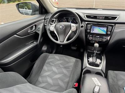 2016 Nissan Rogue SV   - Photo 18 - Gladstone, OR 97027