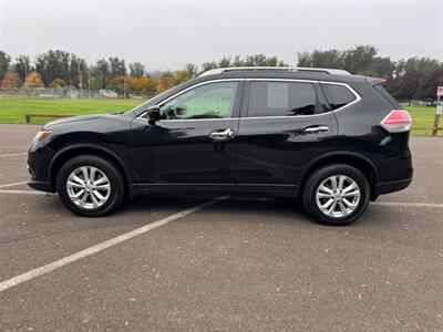 2016 Nissan Rogue SV   - Photo 2 - Gladstone, OR 97027