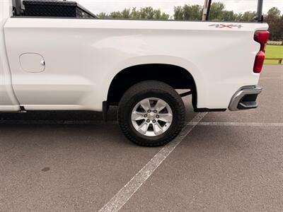 2020 Chevrolet Silverado 1500 Pickup Truck  4X4 , Low Miles ! - Photo 32 - Gladstone, OR 97027