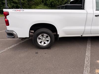 2020 Chevrolet Silverado 1500 Pickup Truck  4X4 , Low Miles ! - Photo 35 - Gladstone, OR 97027