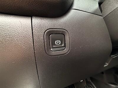 2020 Chevrolet Silverado 1500 Pickup Truck  4X4 , Low Miles ! - Photo 41 - Gladstone, OR 97027