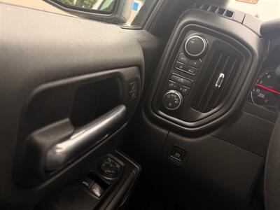 2020 Chevrolet Silverado 1500 Pickup Truck  4X4 , Low Miles ! - Photo 52 - Gladstone, OR 97027