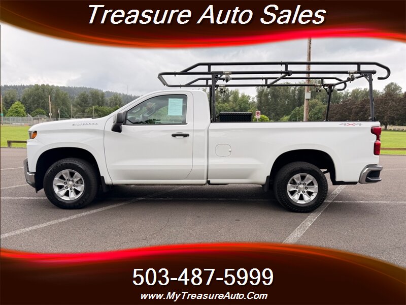 2020 Chevrolet Silverado 1500 Pickup Truck  4X4 , Low Miles !