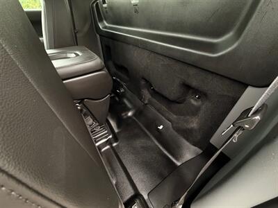 2020 Chevrolet Silverado 1500 Pickup Truck  4X4 , Low Miles ! - Photo 39 - Gladstone, OR 97027