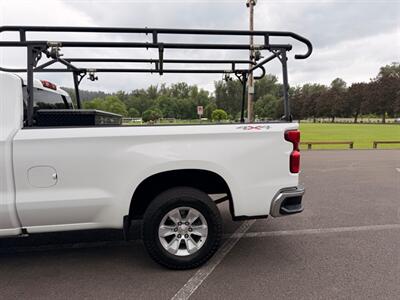 2020 Chevrolet Silverado 1500 Pickup Truck  4X4 , Low Miles ! - Photo 9 - Gladstone, OR 97027