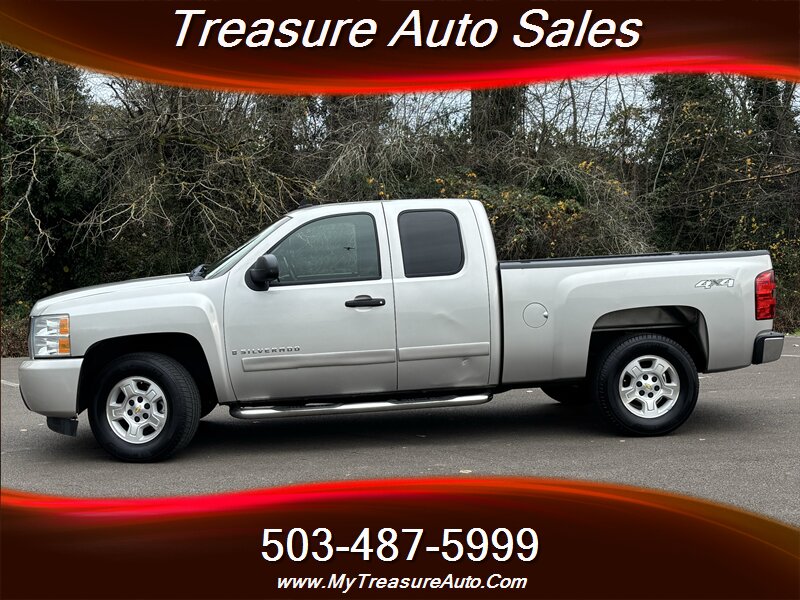 2007 Chevrolet Silverado 1500 LT2 Pickup Truck  4X4 , Clean title !