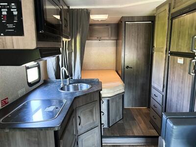 2020 Winnebago E-350 SD  Minnie Winnie Serise M-325AR - Photo 23 - Gladstone, OR 97027