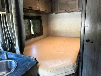 2020 Winnebago E-350 SD  Minnie Winnie Serise M-325AR - Photo 22 - Gladstone, OR 97027