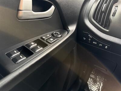 2012 Kia Sportage SX SUV AWD , Fully Loaded !  Low miles ! - Photo 59 - Gladstone, OR 97027