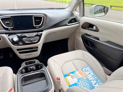 2017 Chrysler Pacifica Touring Plus   - Photo 19 - Gladstone, OR 97027