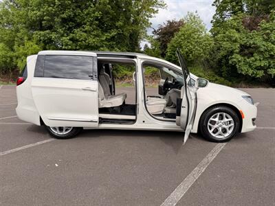 2017 Chrysler Pacifica Touring Plus   - Photo 71 - Gladstone, OR 97027