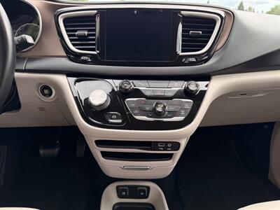 2017 Chrysler Pacifica Touring Plus   - Photo 62 - Gladstone, OR 97027
