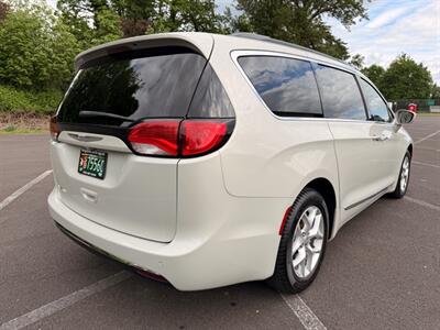 2017 Chrysler Pacifica Touring Plus   - Photo 5 - Gladstone, OR 97027