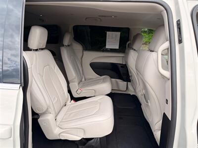 2017 Chrysler Pacifica Touring Plus   - Photo 14 - Gladstone, OR 97027