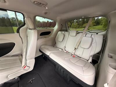 2017 Chrysler Pacifica Touring Plus   - Photo 12 - Gladstone, OR 97027