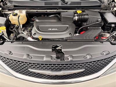2017 Chrysler Pacifica Touring Plus   - Photo 52 - Gladstone, OR 97027