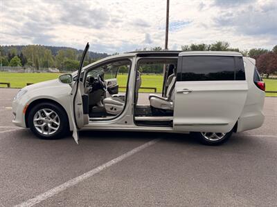 2017 Chrysler Pacifica Touring Plus   - Photo 69 - Gladstone, OR 97027