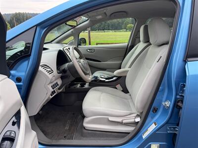 2013 Nissan LEAF SV - Photo 9 - Gladstone, OR 97027
