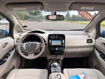 2013 Nissan LEAF SV - Photo 43 - Gladstone, OR 97027